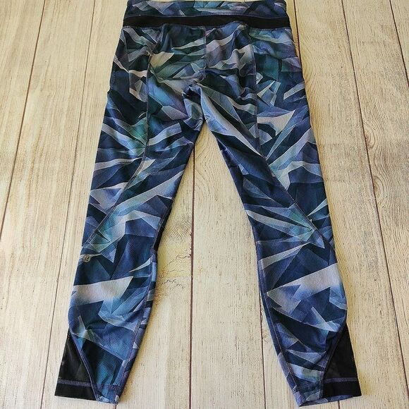 Lululemon Inspire Tight II (Mesh) Pretty Prism Multi / Black 8 - Picture 6 of 15